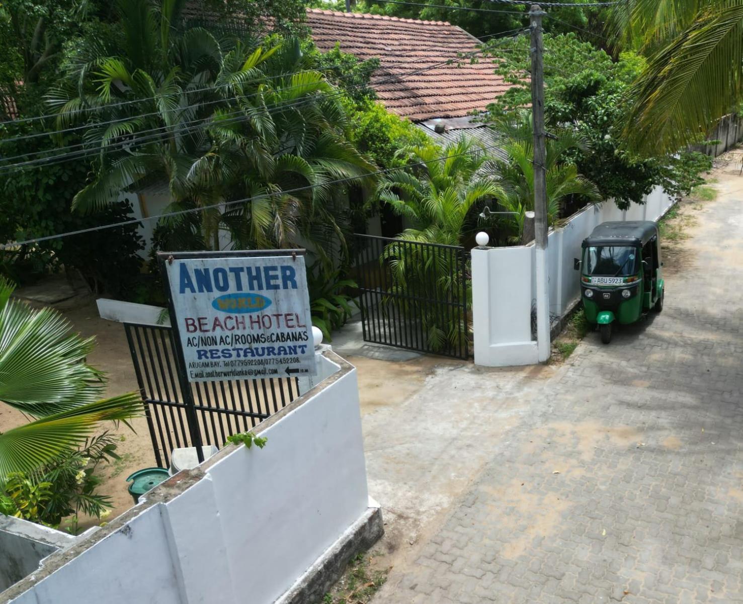Another World Arugam Bay Bagian luar foto